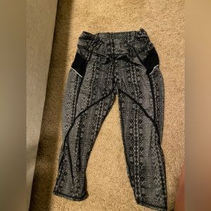 Athleta - Snakeskin Crop Leggings - Size M
